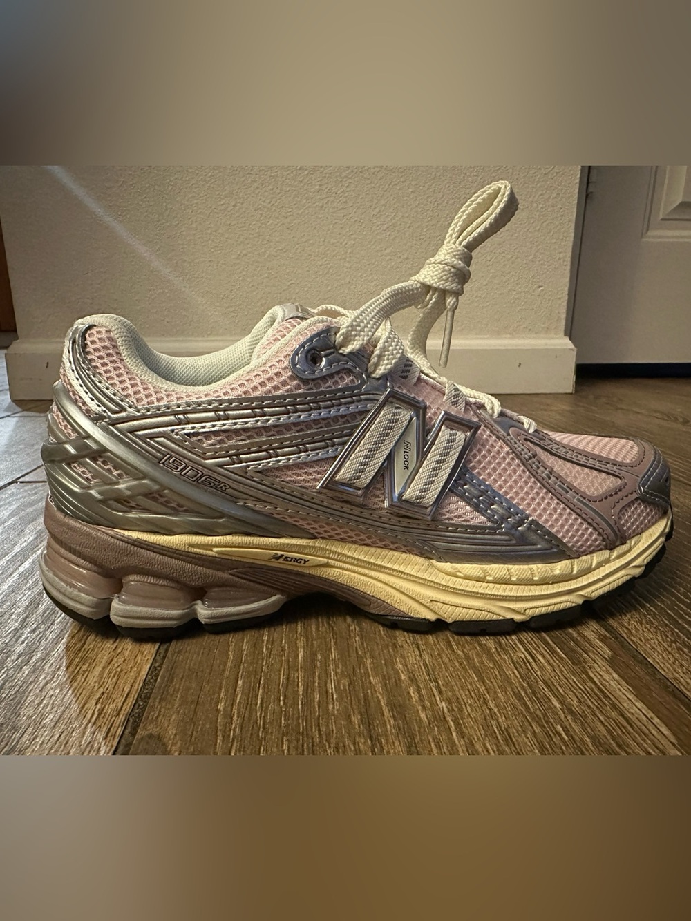 New Balance 1906r 6.5 Women
